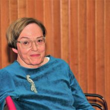 Johanna Hansen/Elena Hill: Poesiefilm in Lyrik und Schriftbild um die Farbe Weiß ...